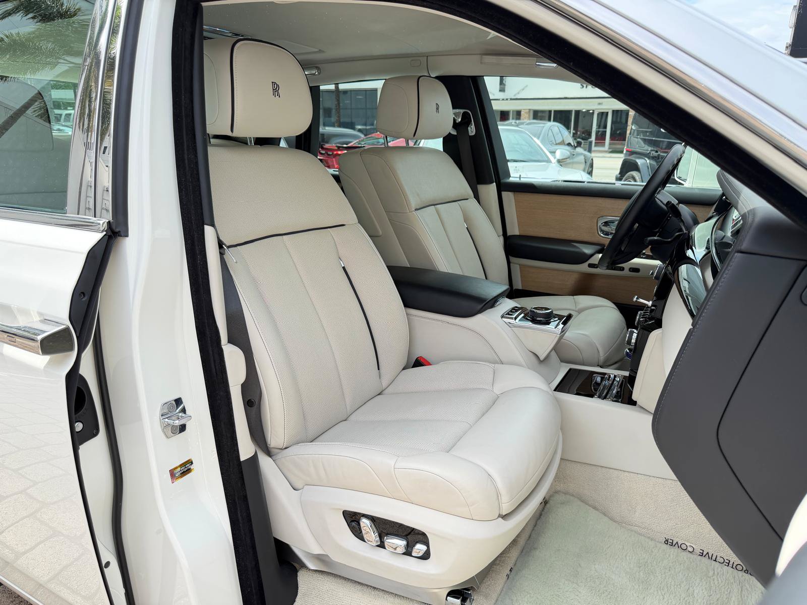 Used 2019 Rolls-Royce Phantom Sedan RWD image 49