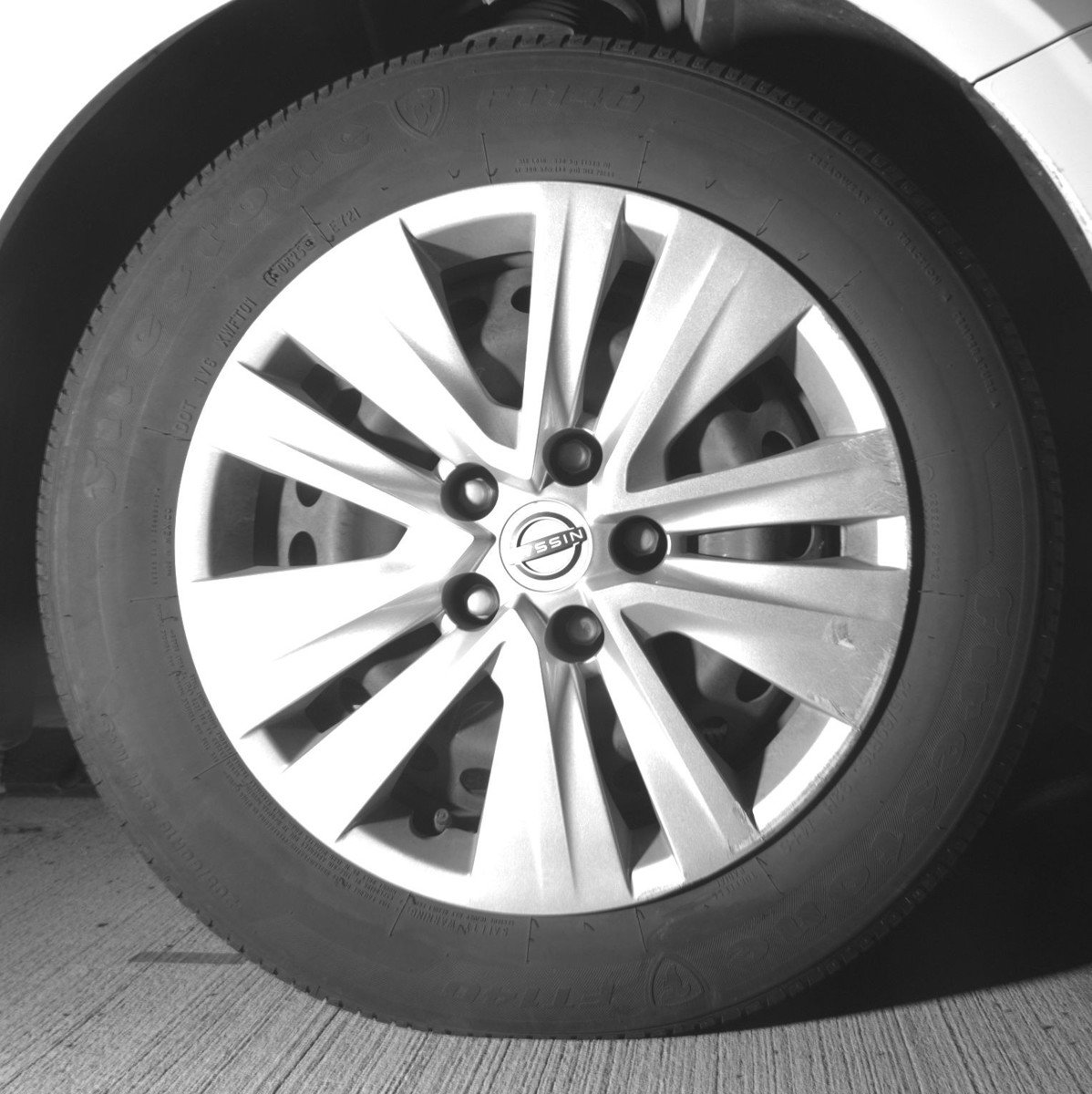 Used 2025 Nissan Sentra S image 13