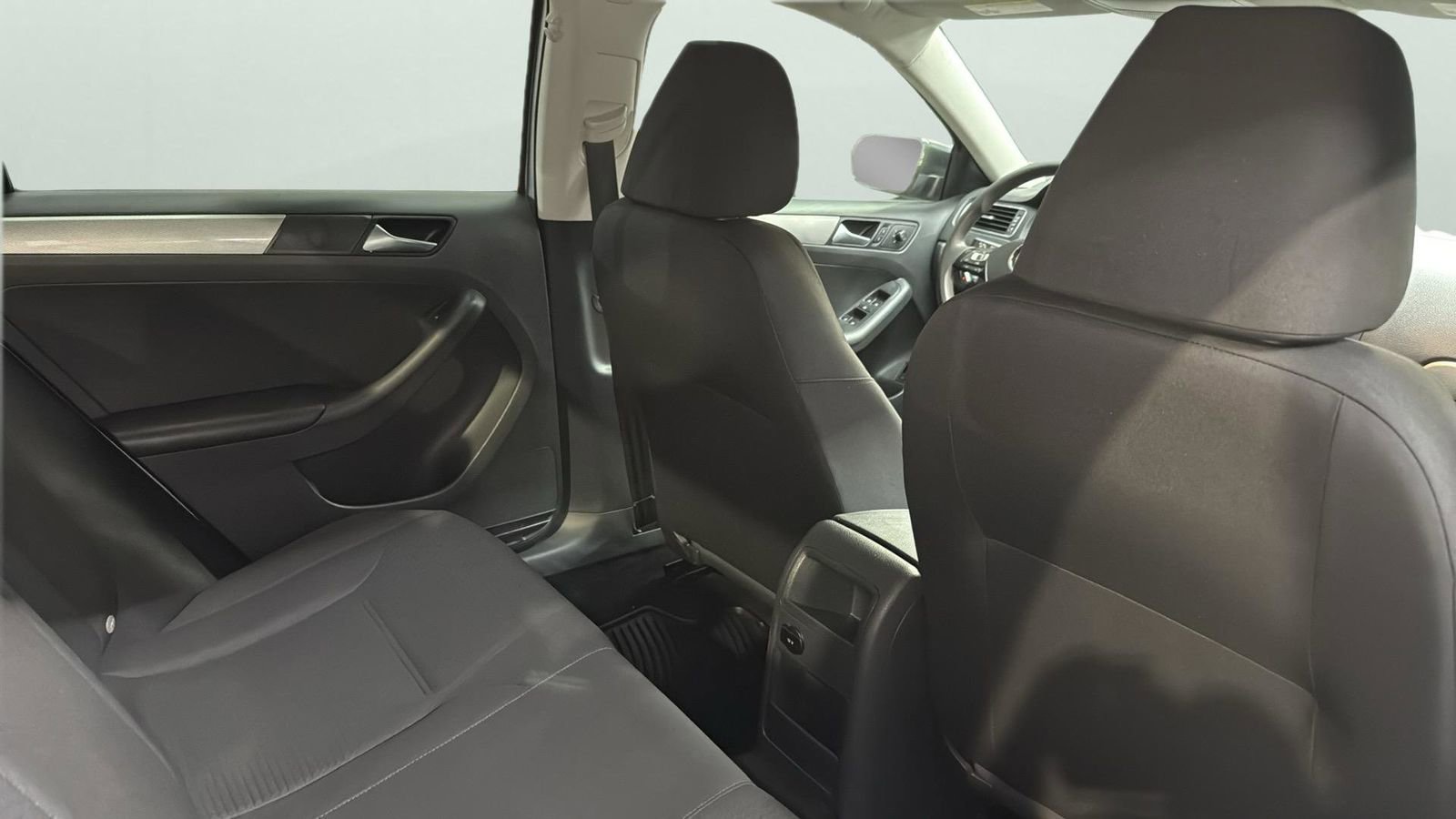 Used 2015 Volkswagen Jetta SE image 27