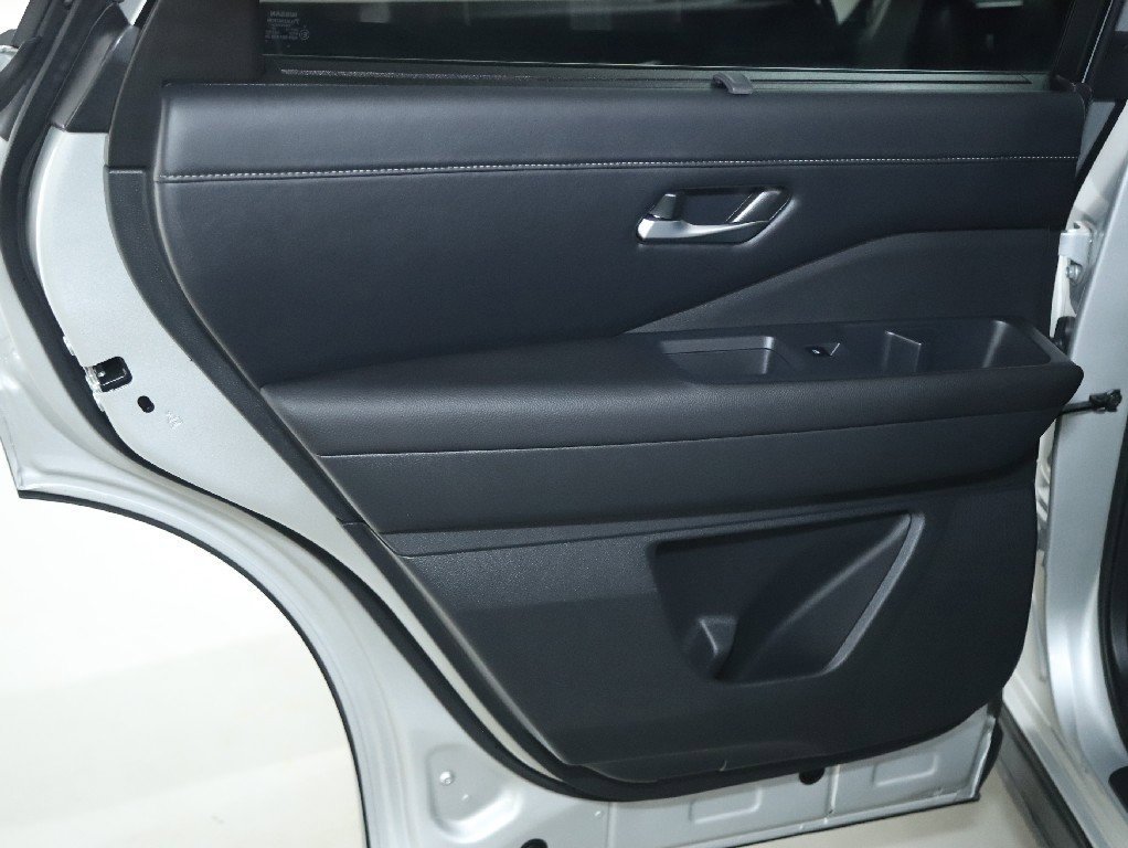 Certified 2025 Nissan Pathfinder SL image 13