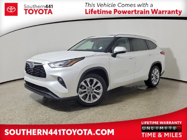 Used 2023 Toyota Highlander Limited FWD image 1