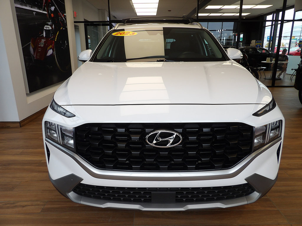 Used 2023 Hyundai Santa Fe SEL w/ Winter Weather Package AWD/4WD image 2