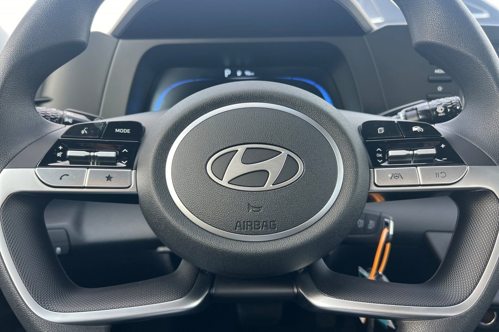 Used 2025 Hyundai Elantra SE image 27