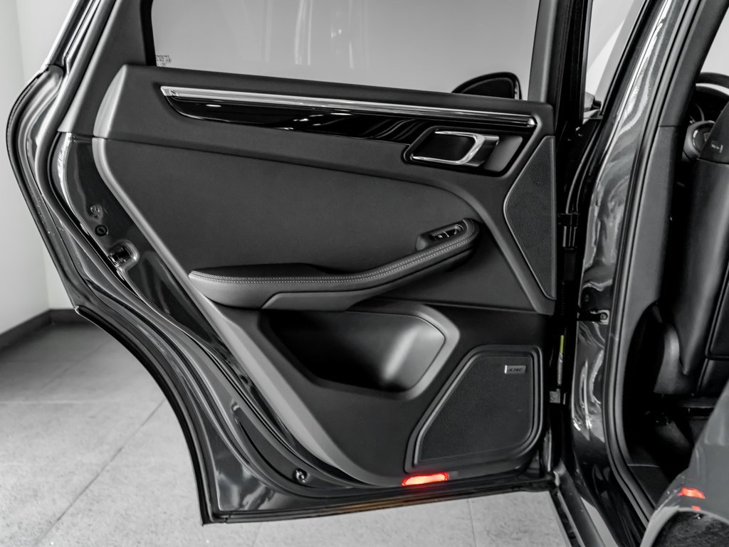 New 2026 Porsche Macan image 21