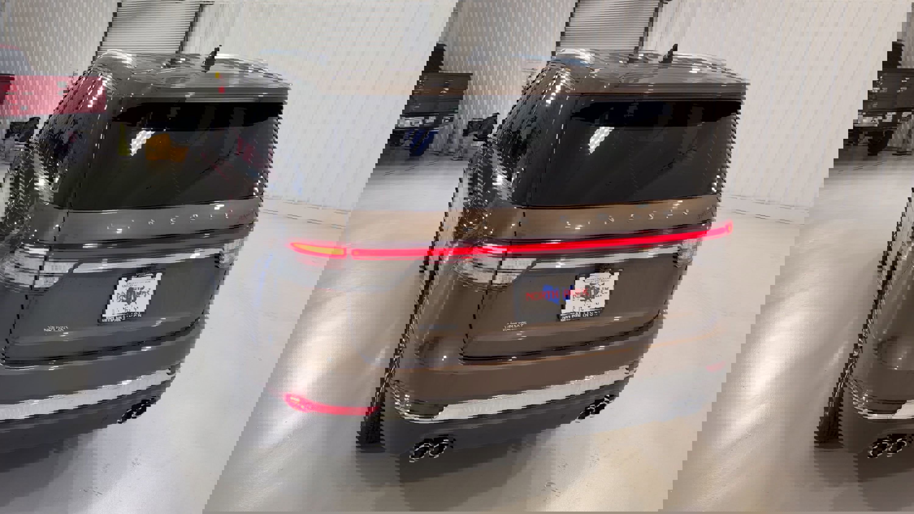 Used 2022 Lincoln Aviator Reserve w/ Equipment Group 201A image 8