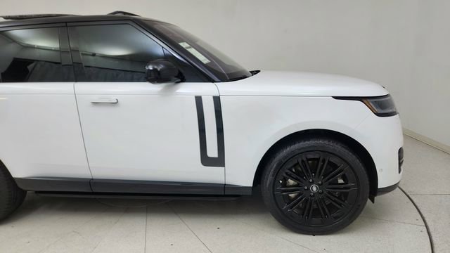 Used 2023 Land Rover Range Rover SE image 7