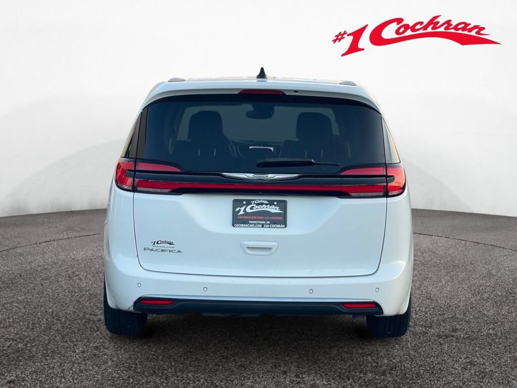 Used 2023 Chrysler Pacifica Touring-L FWD image 25