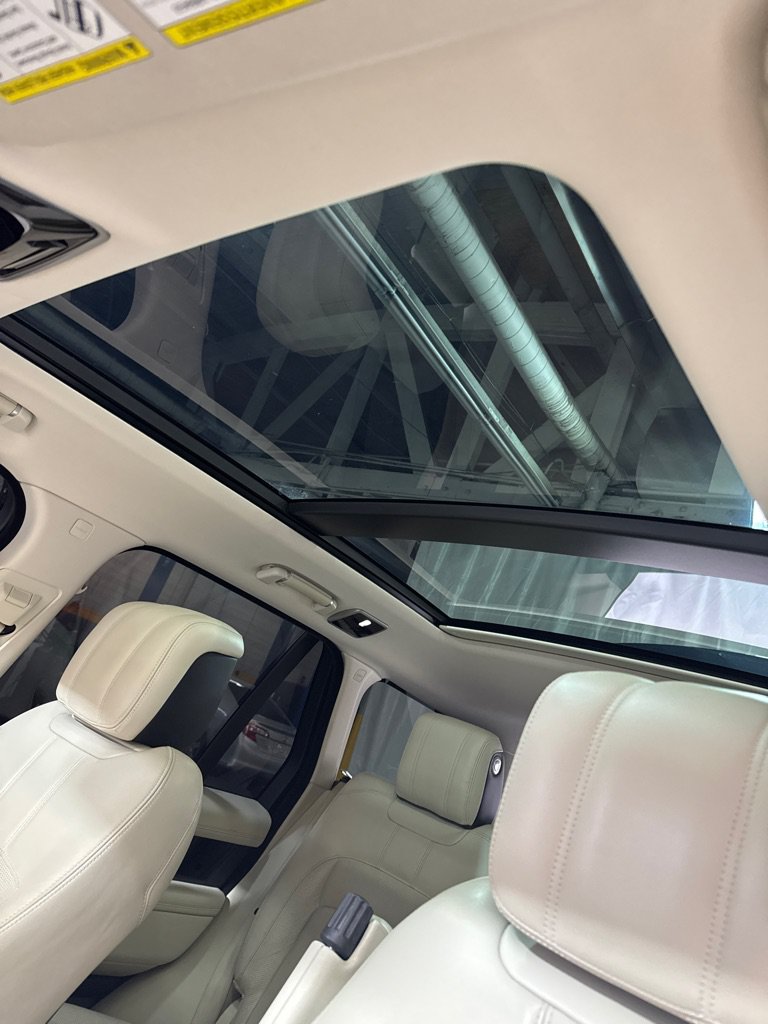 Used 2019 Land Rover Range Rover HSE AWD/4WD image 25