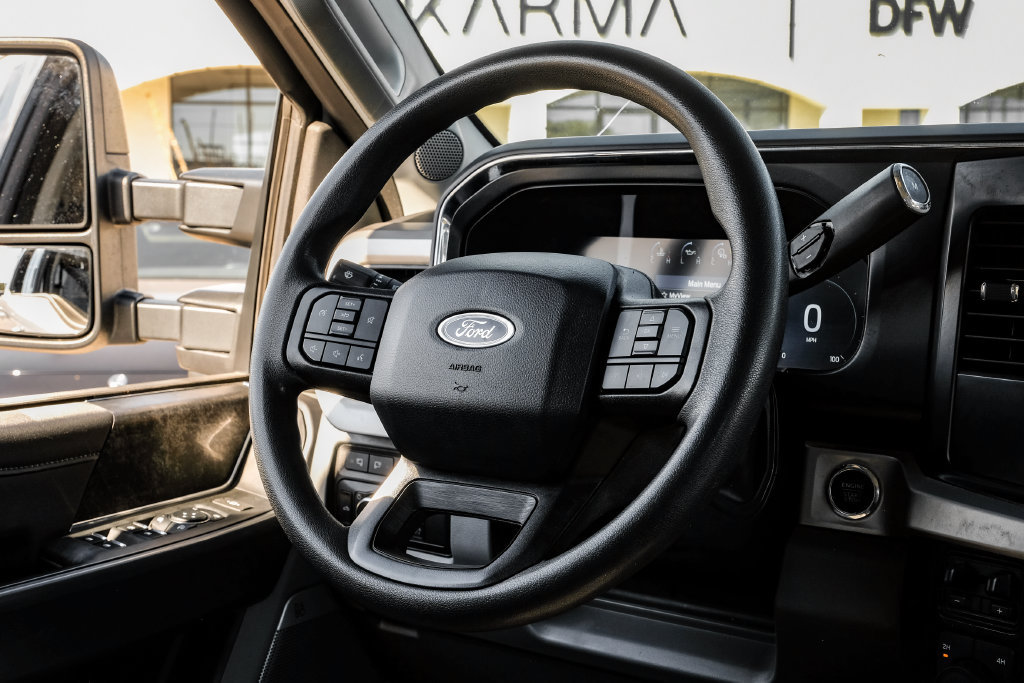 Used 2023 Ford F250 XLT w/ Black Appearance Package AWD/4WD image 13