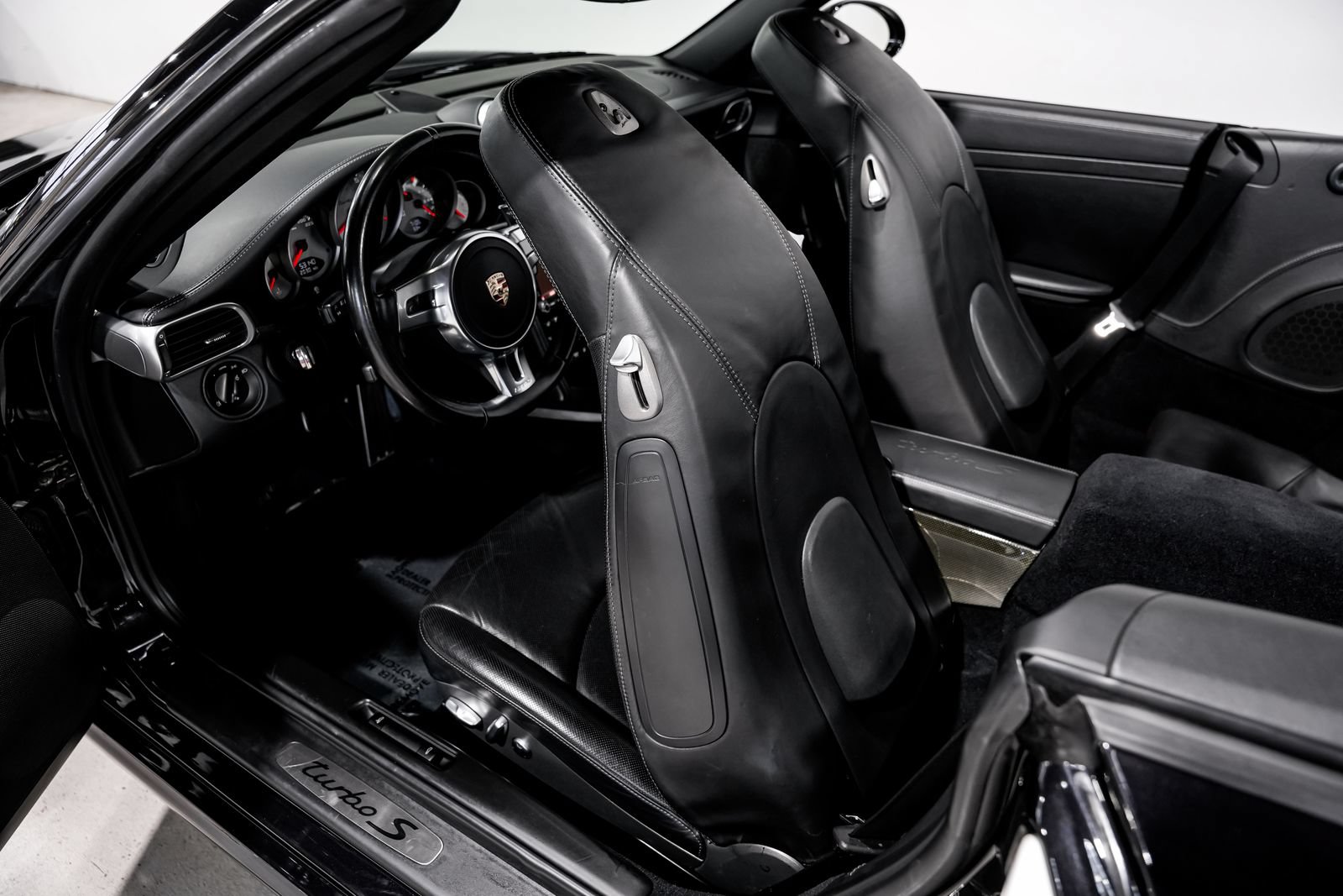 Used 2011 Porsche 911 Turbo S AWD/4WD image 22