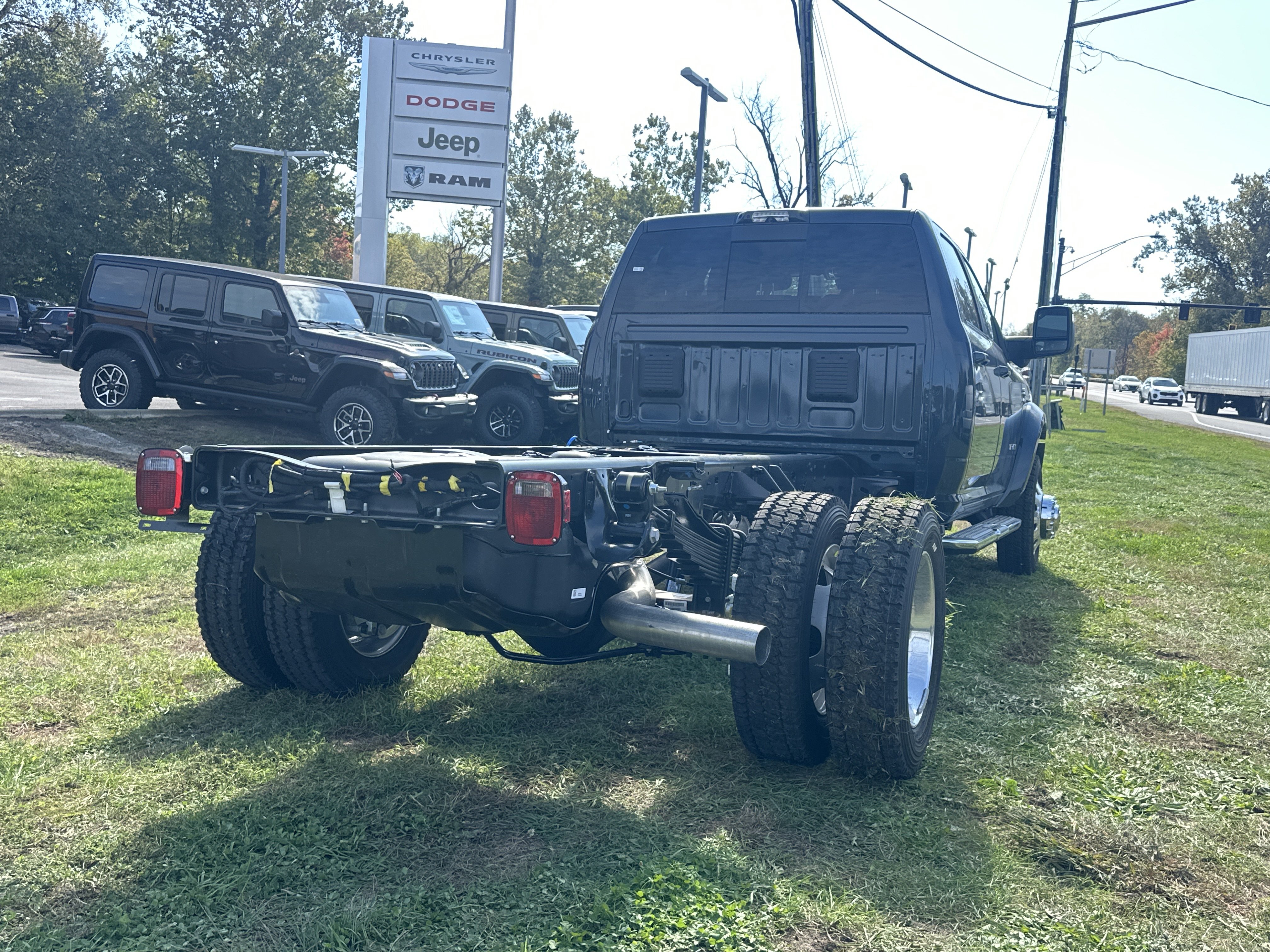 New 2027 RAM 5500 4x4 Crew Cab image 17