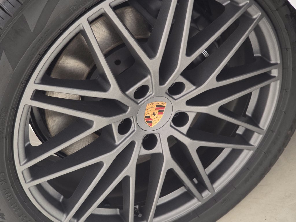 New 2026 Porsche Cayenne AWD/4WD image 11