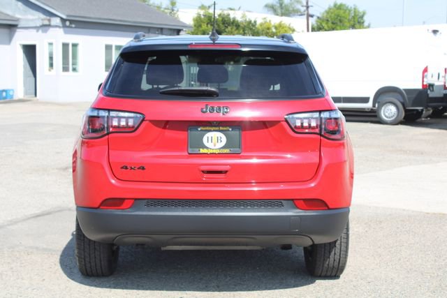 Used 2023 Jeep Compass Altitude image 4