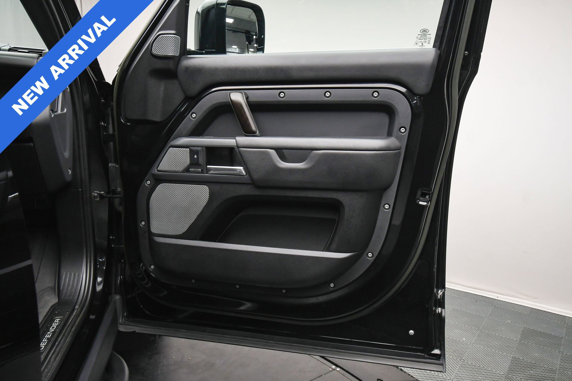 Used 2023 Land Rover Defender 130 X image 43