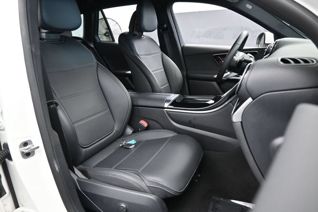 Used 2026 Mercedes-Benz GLC 300 image 46