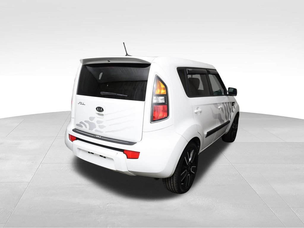 Used 2011 Kia Soul + FWD image 5