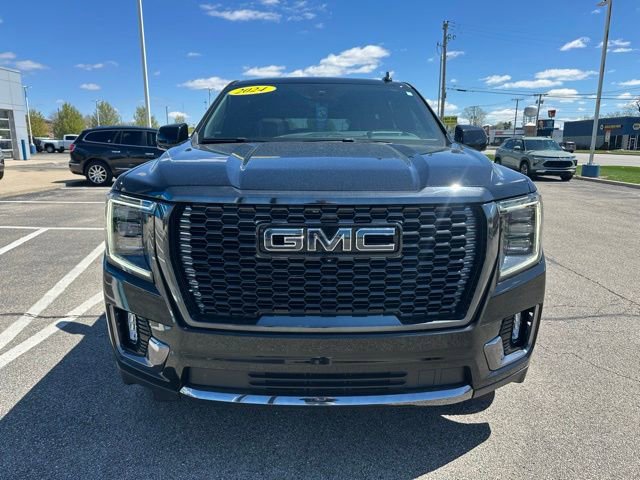 Used 2024 GMC Yukon Denali Ultimate AWD/4WD image 3