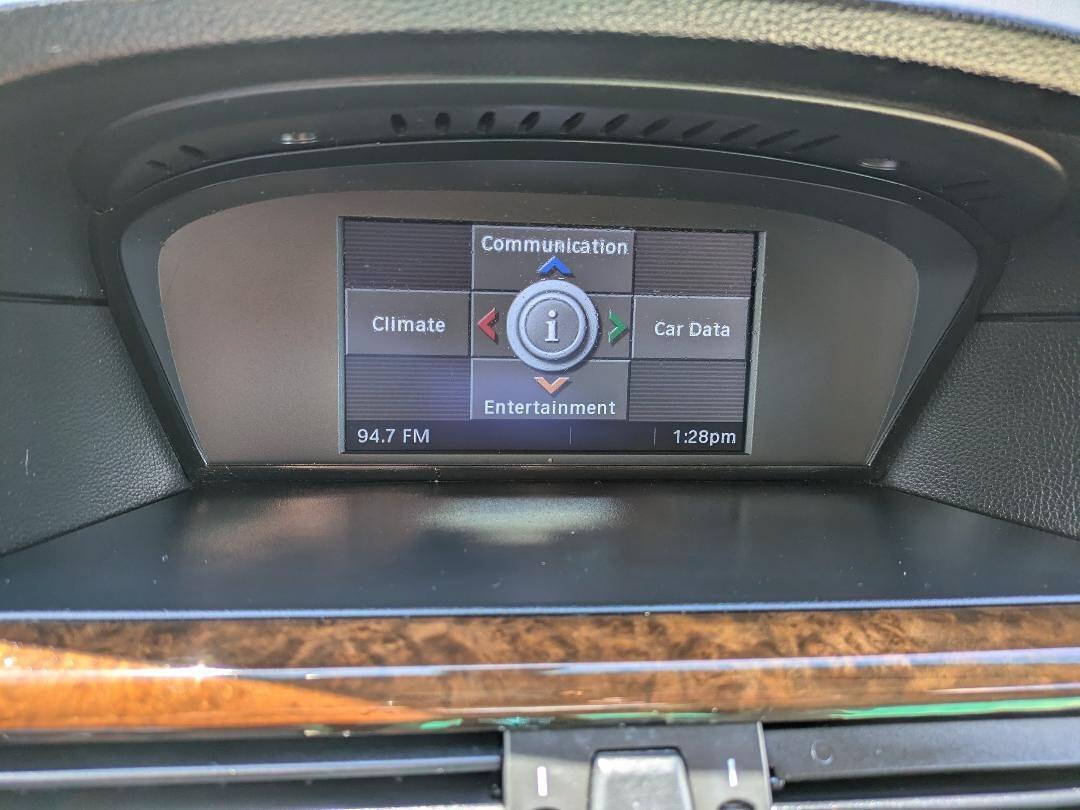 Used 2009 BMW 528i xDrive Sedan AWD/4WD image 18