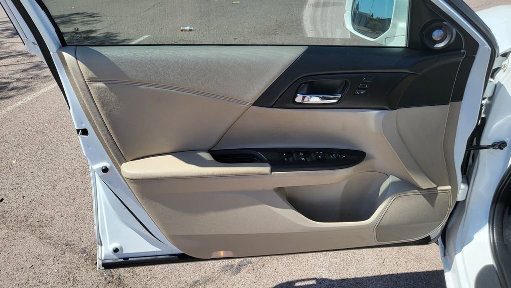 Used 2014 Honda Accord Touring image 22