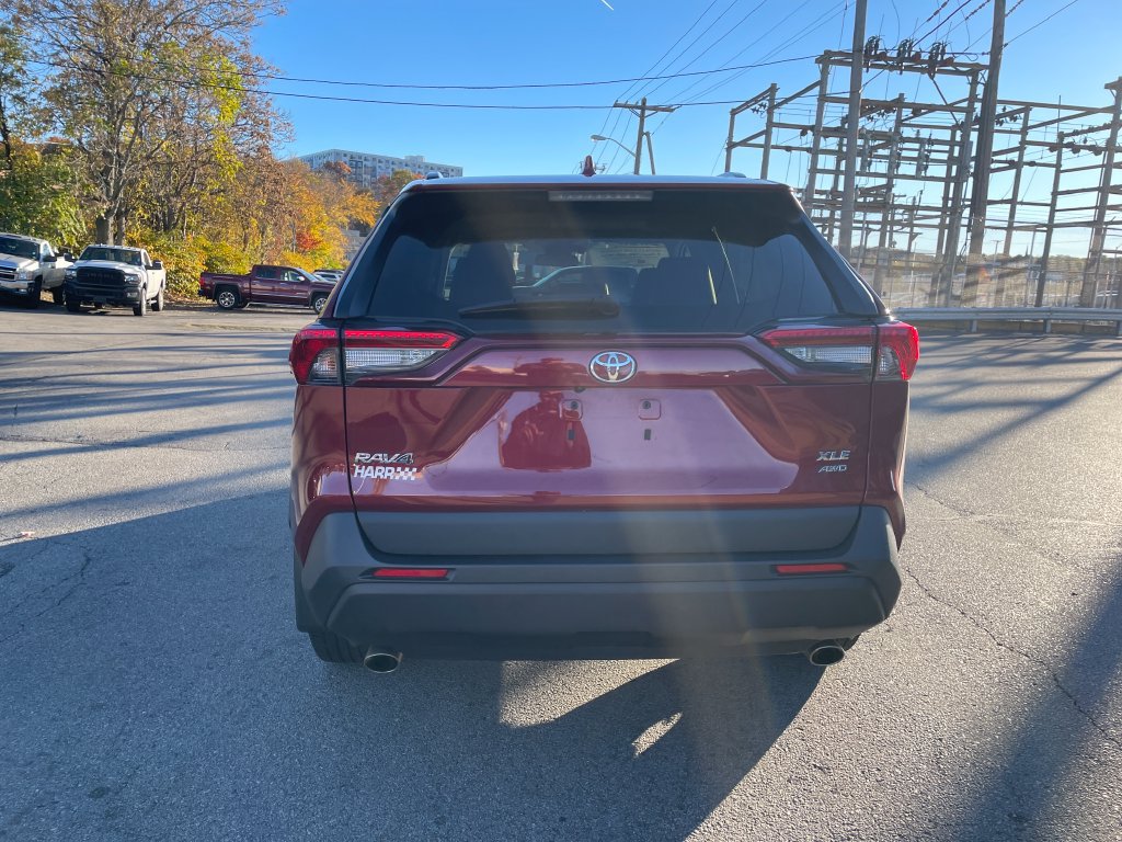 Used 2023 Toyota RAV4 XLE Premium AWD/4WD image 4