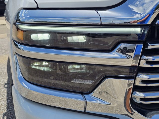 Used 2026 RAM 2500 Laramie AWD/4WD image 4