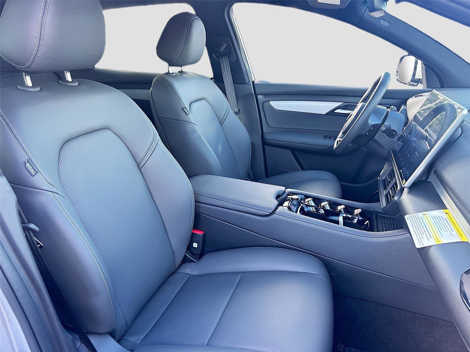 New 2025 VinFast VF 8 Plus image 29