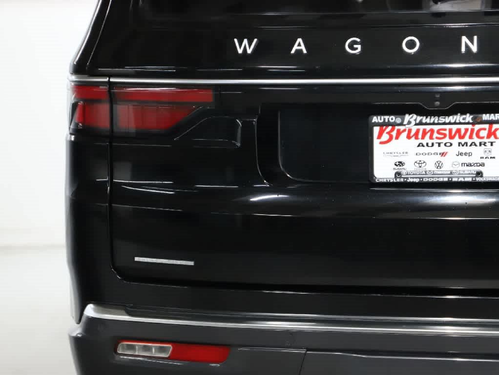 Used 2022 Jeep Wagoneer Series III AWD/4WD image 42