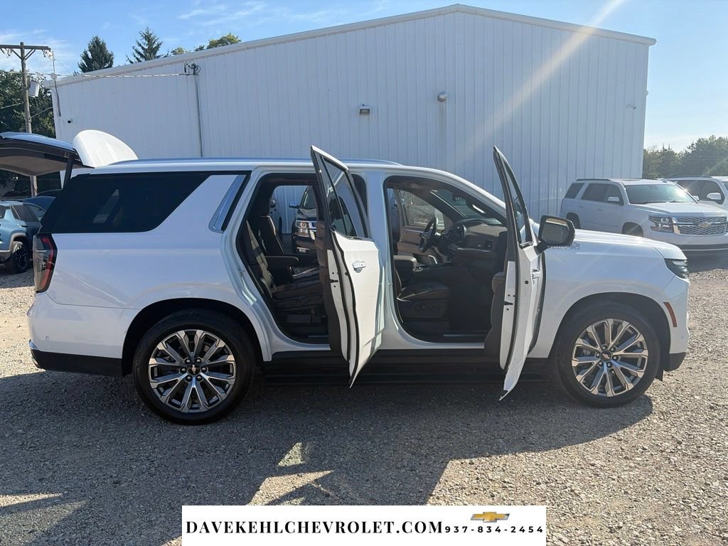 Used 2025 Chevrolet Tahoe High Country AWD/4WD image 37