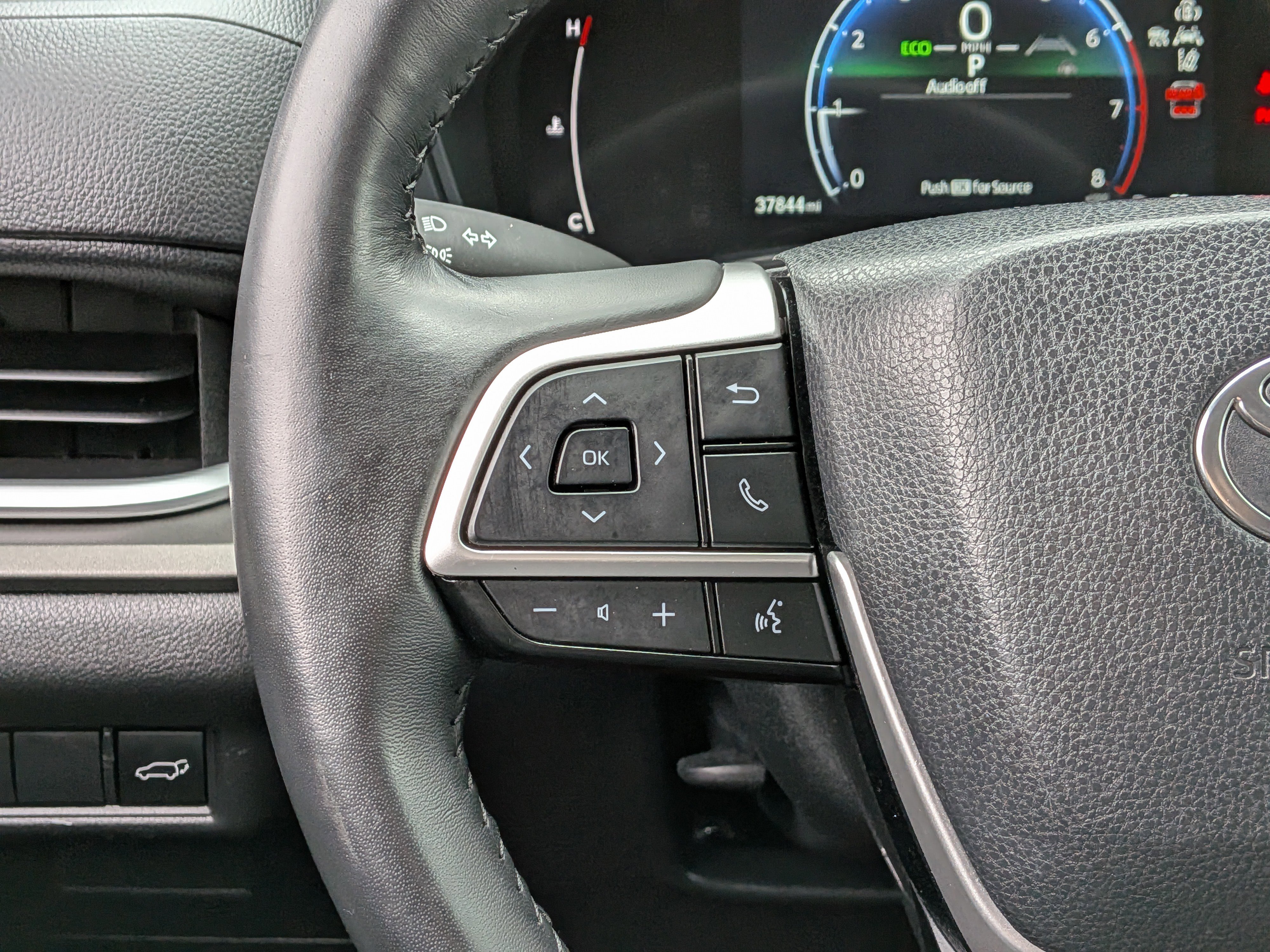 Certified 2024 Toyota Grand Highlander XLE image 37