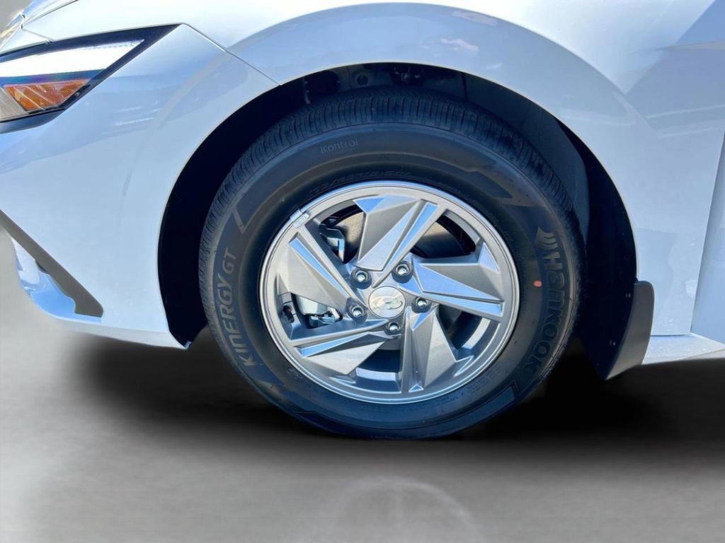 New 2026 Hyundai Elantra SE image 36