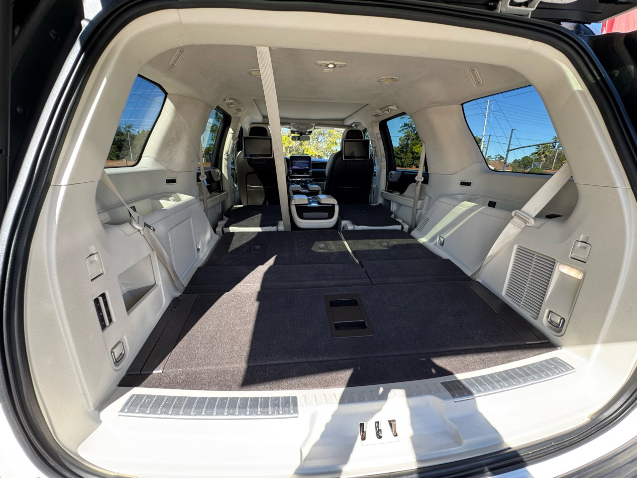 Used 2018 Lincoln Navigator Black Label w/ Cargo Package image 26