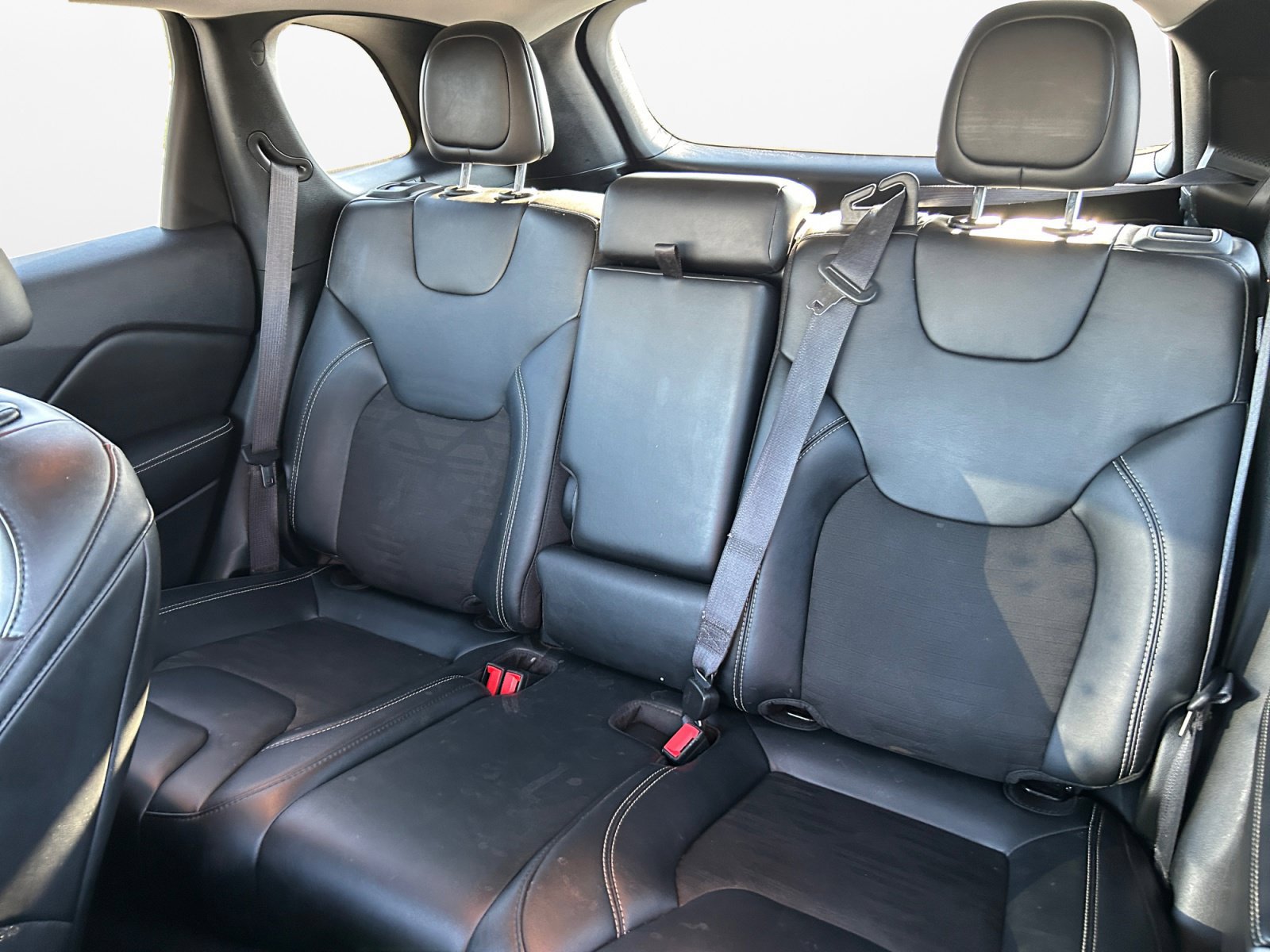 Used 2022 Jeep Cherokee Latitude AWD/4WD image 15
