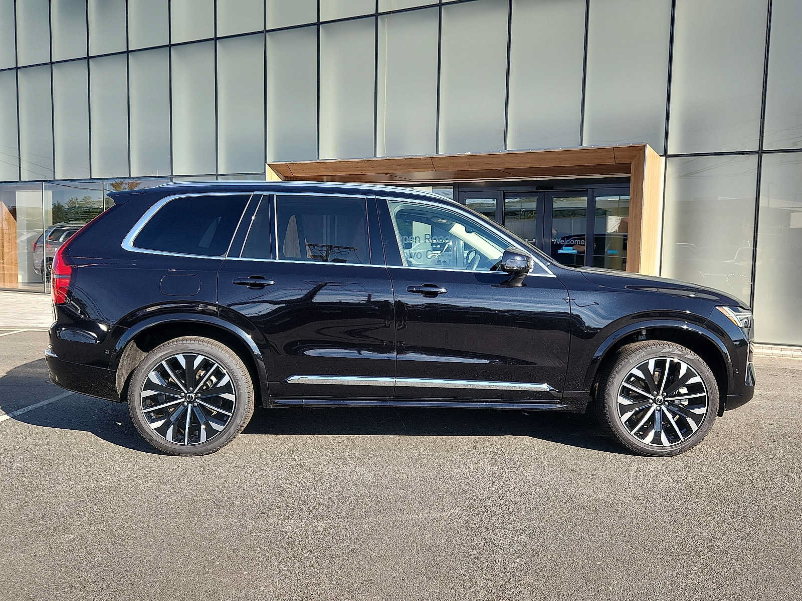 Used 2026 Volvo XC90 B6 Plus w/ Protection Package Premier AWD/4WD image 7