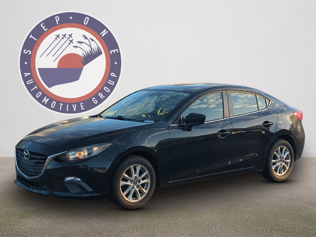 Used 2014 MAZDA MAZDA3 i Touring w/ Moonroof Package 1 FWD image 2
