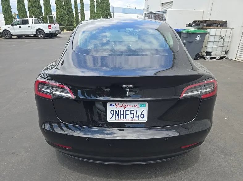 Used 2022 Tesla Model 3 Standard Range RWD image 5