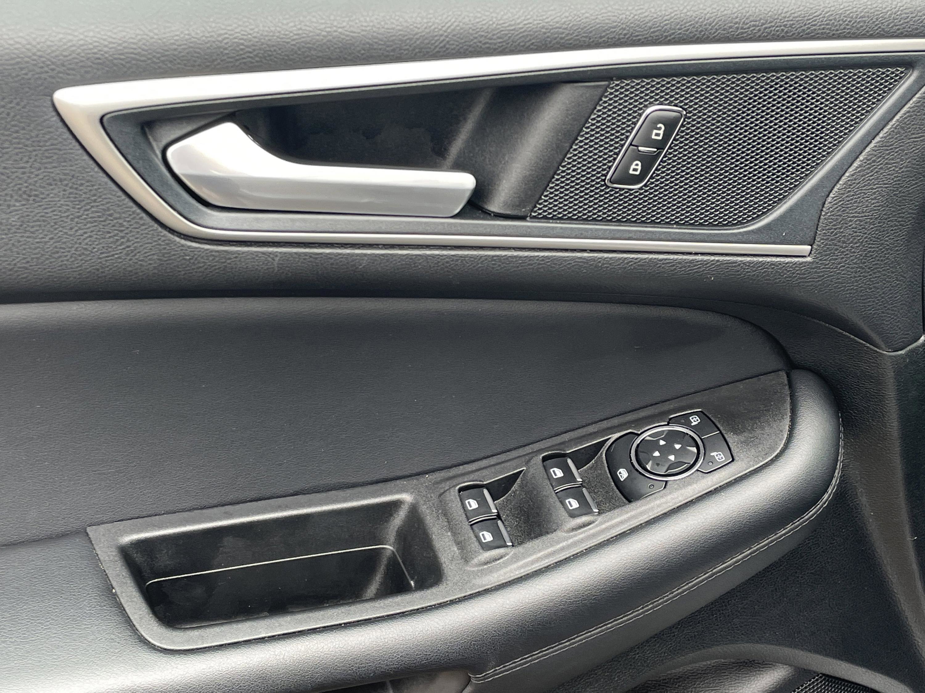 Used 2024 Ford Edge SEL image 10