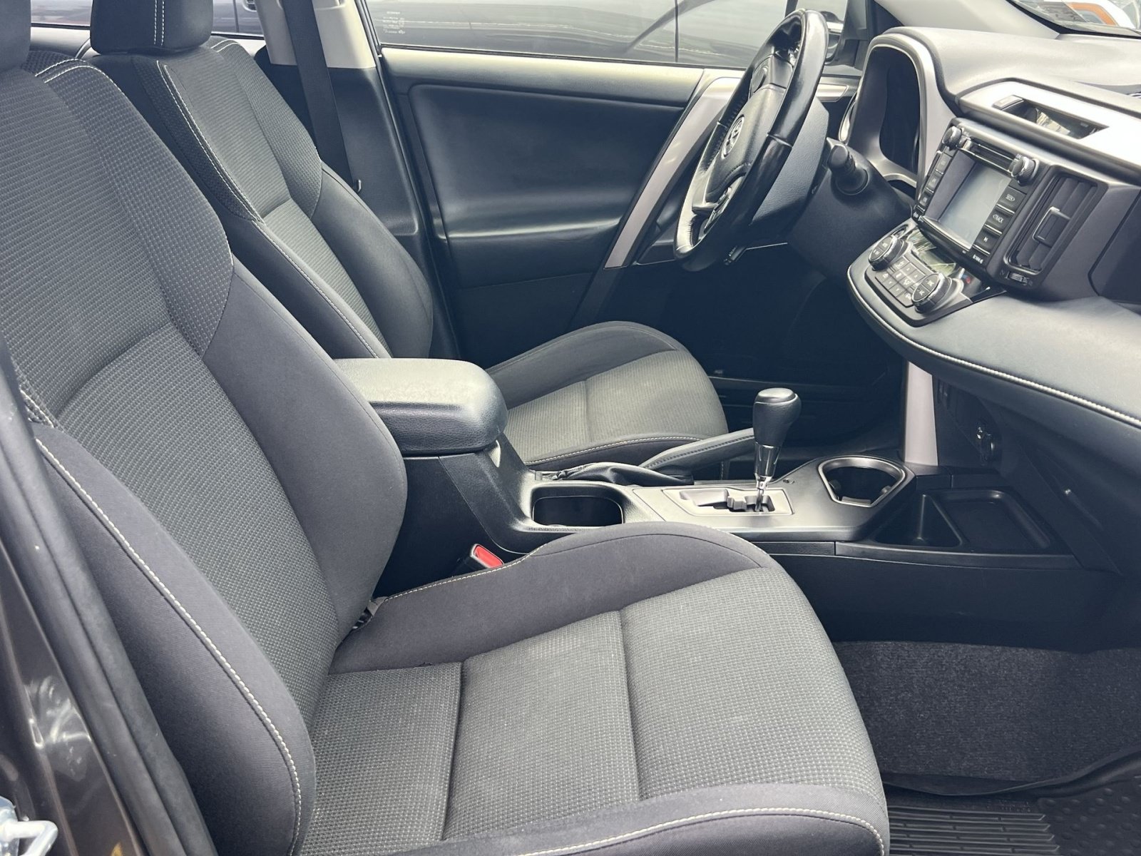 Used 2018 Toyota RAV4 XLE w/ Plus Extra Value Package AWD/4WD image 23