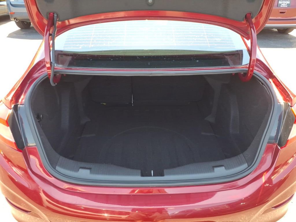 Used 2019 Chevrolet Cruze LT FWD image 15