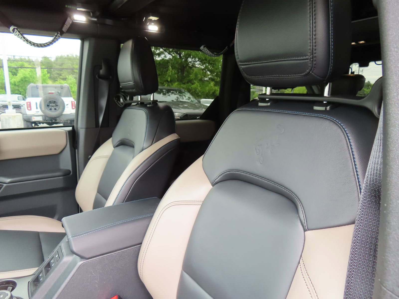 Used 2024 Ford Bronco Wildtrak AWD/4WD image 28