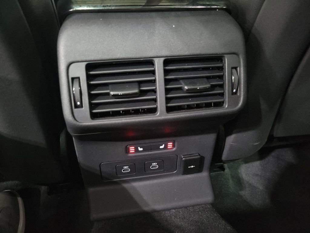 New 2026 Land Rover Range Rover Velar Dynamic SE image 23