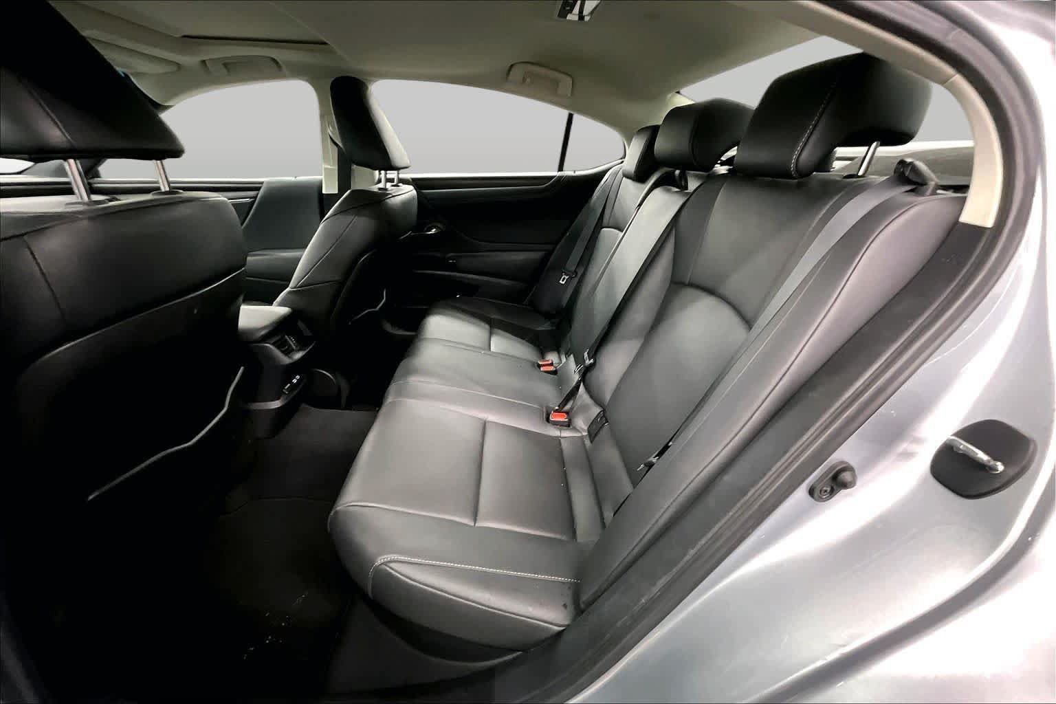 Used 2025 Lexus ES 300h w/ Premium Package FWD image 20