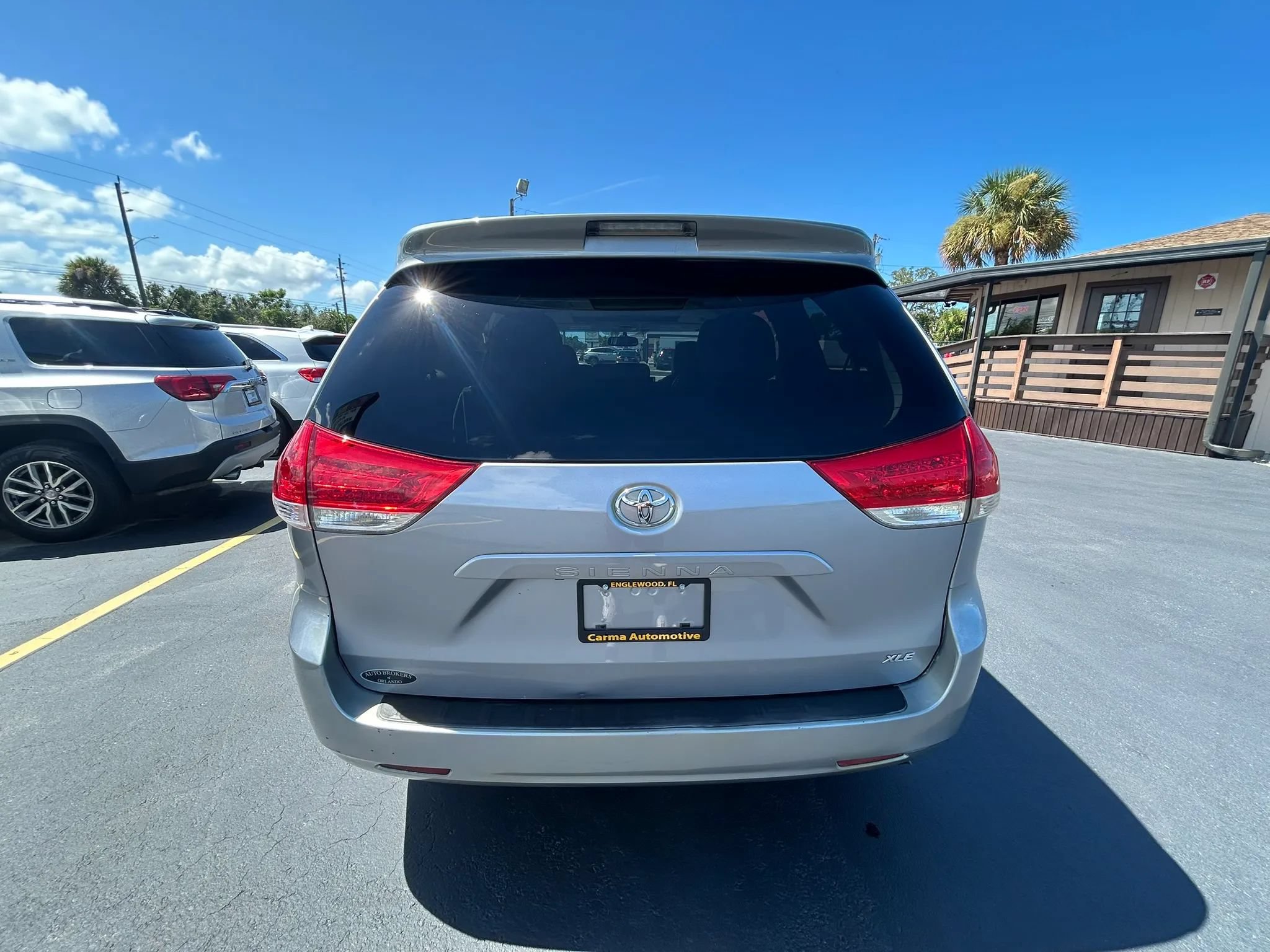 Used 2011 Toyota Sienna XLE FWD image 7