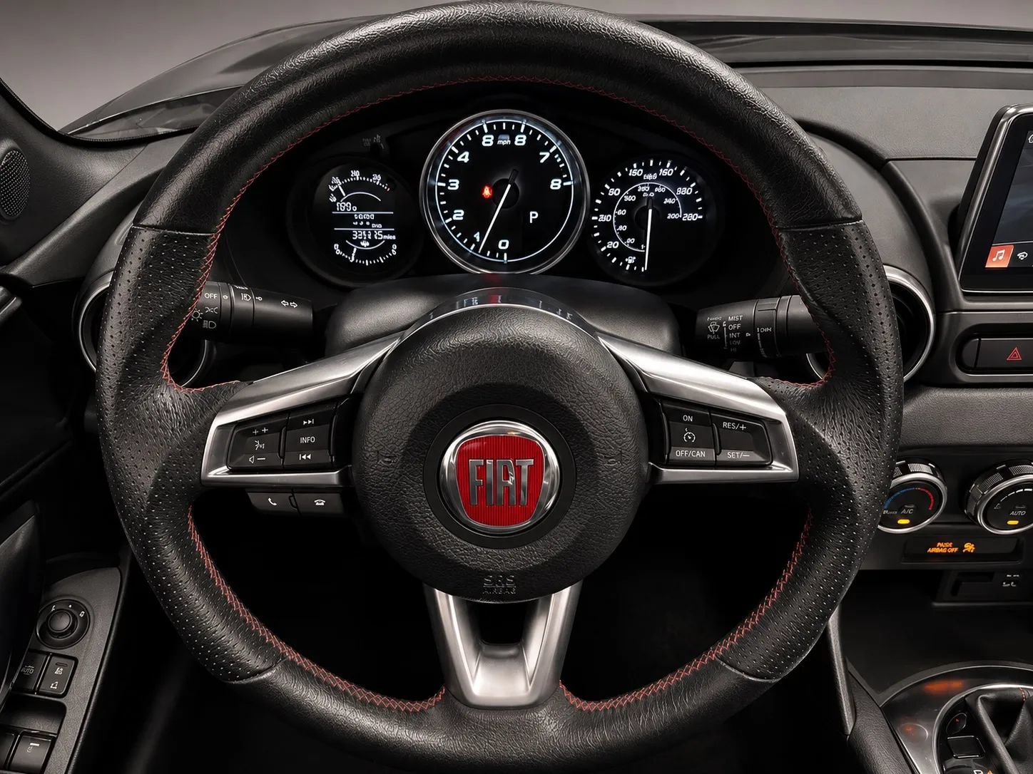 Used 2020 FIAT 124 Spider RWD image 21