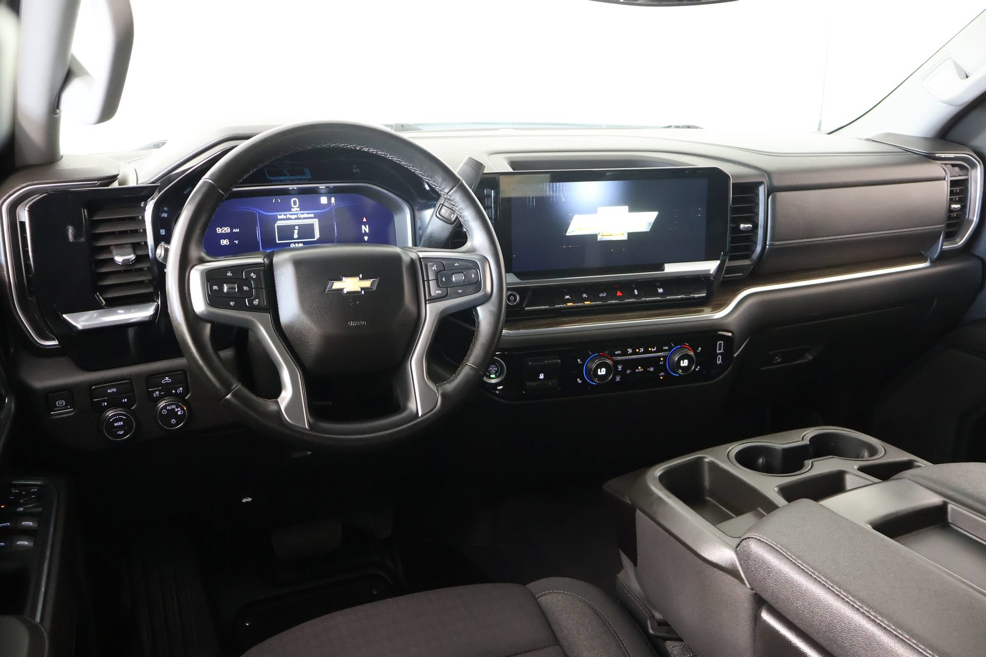 Used 2023 Chevrolet Silverado 1500 LT w/ Protection Package AWD/4WD image 2