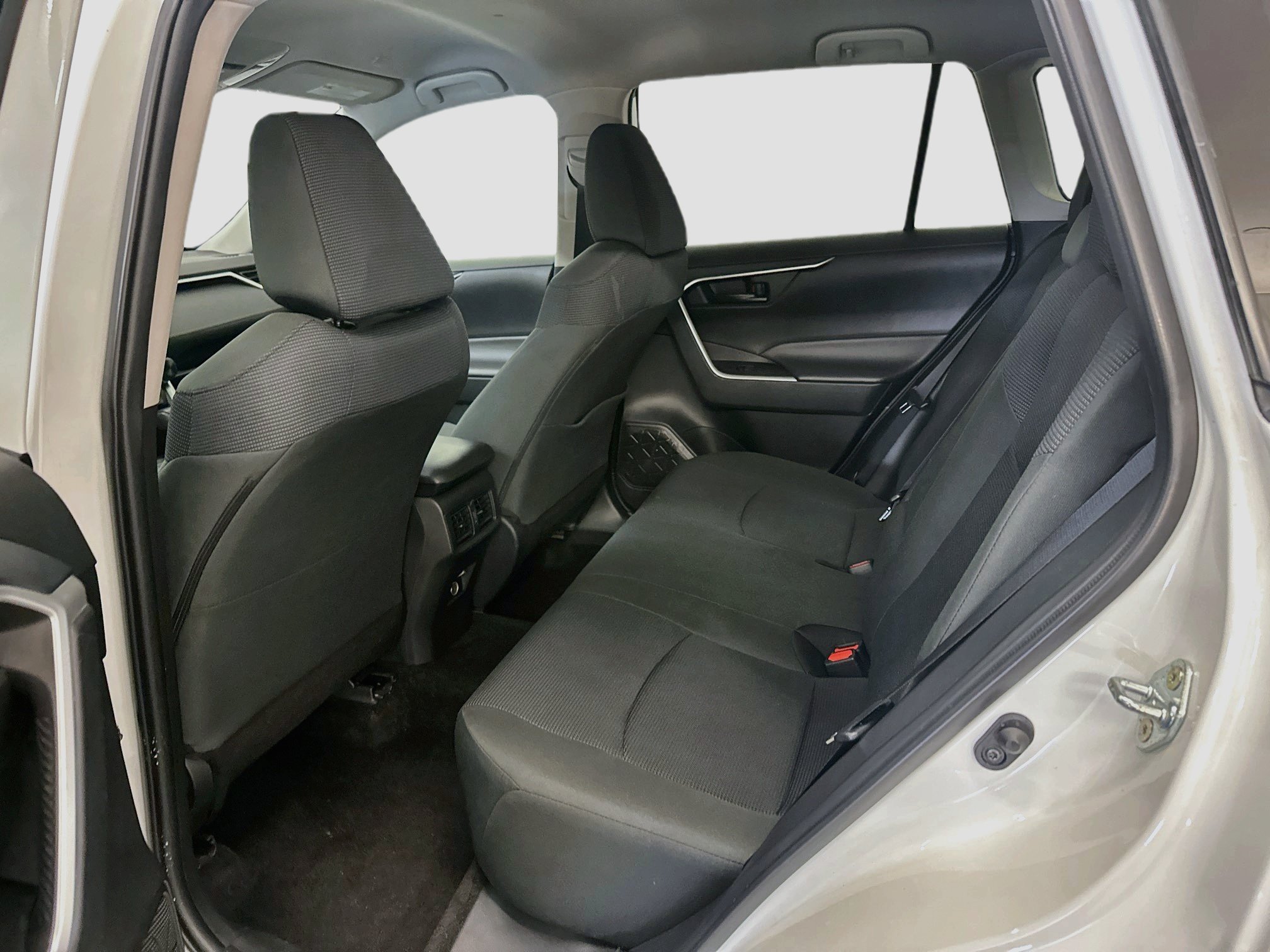 Used 2025 Toyota RAV4 LE AWD/4WD image 29