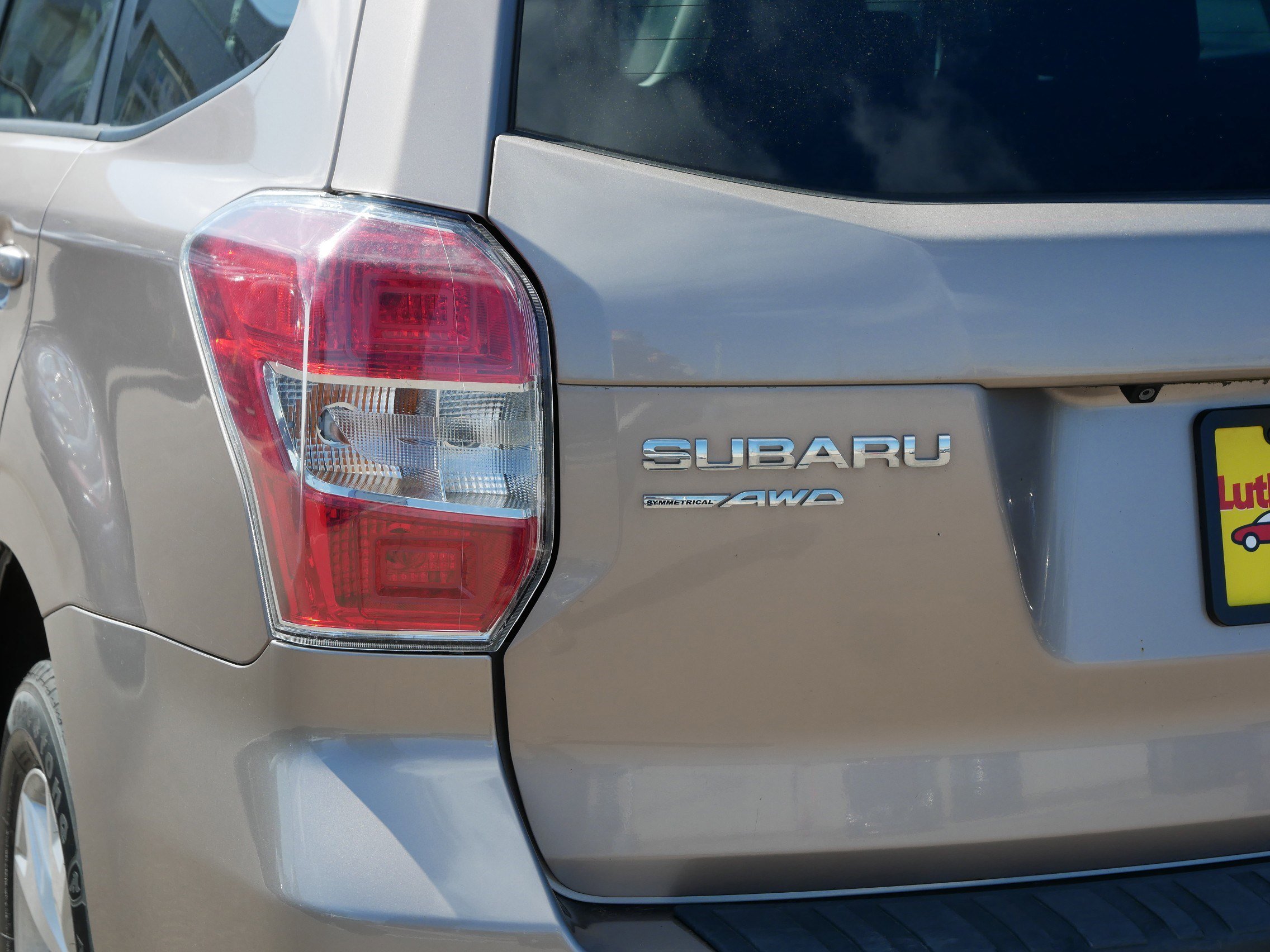 Used 2015 Subaru Forester 2.5i Premium w/ All-Weather Package AWD/4WD image 17