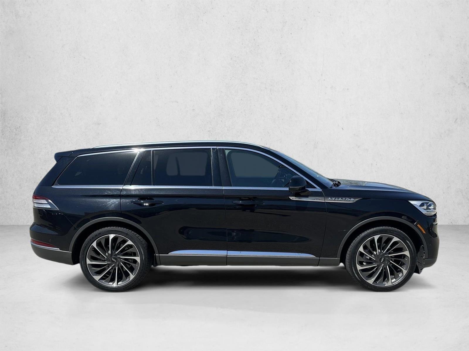 Used 2020 Lincoln Aviator Reserve w/ Equipment Group 202A AWD/4WD image 4