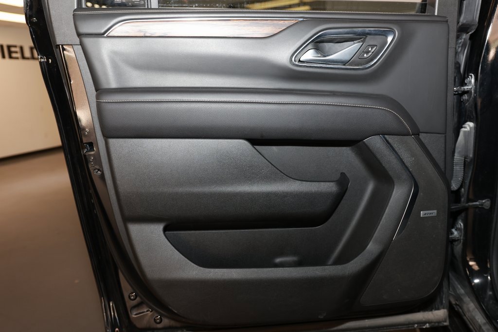 Used 2024 Chevrolet Suburban Premier image 21