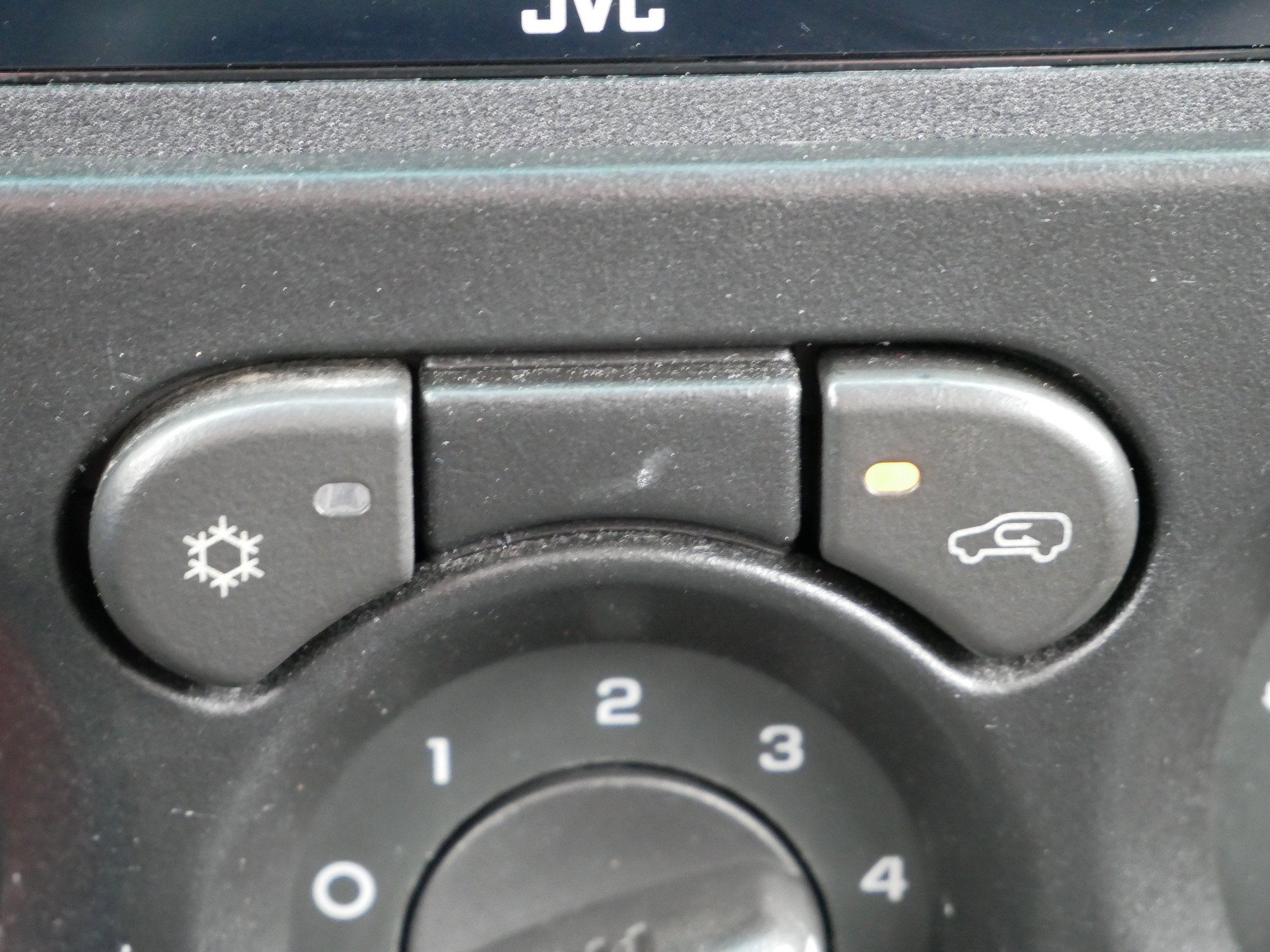 Used 2008 GMC Canyon SLE image 29