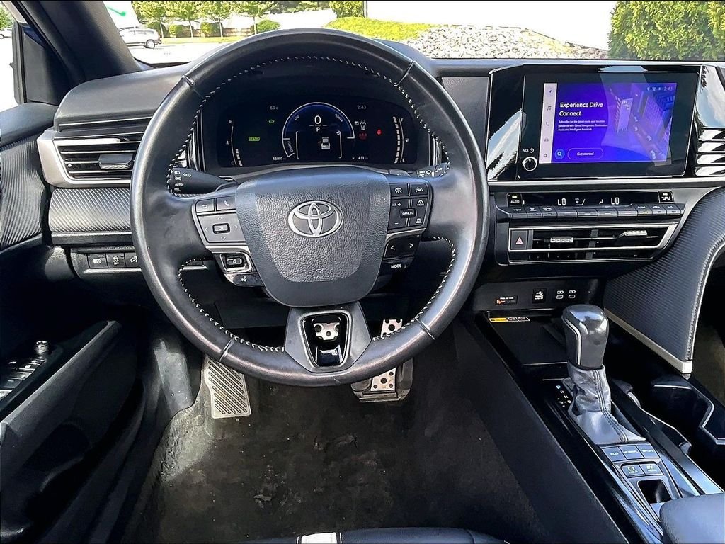 Used 2025 Toyota Camry SE FWD image 16